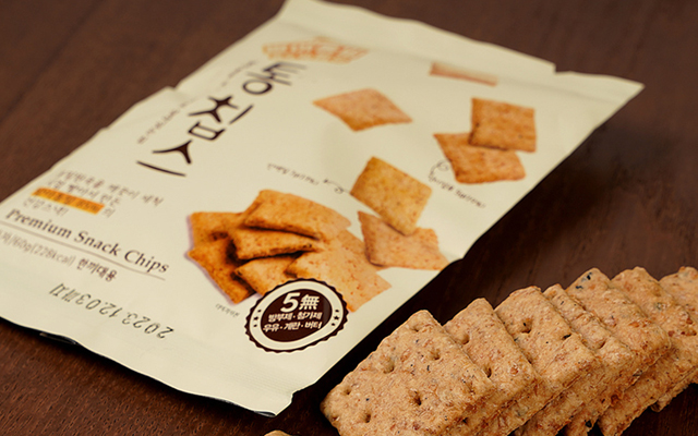 20240809133704_3G4EyPUS.jpg_carousel_저칼로리과자 오통밀_저칼로리과자, 다모아웰빙, 오통밀, 저칼로리간식, 웰빙간식, 저칼로리통밀스낵, 서울우유과일주스, 리보상사